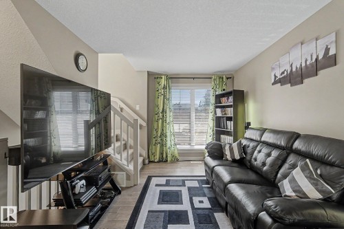 #77 1776 Cunningham Wy Sw, Edmonton, AB - Indoor Photo Showing Living Room