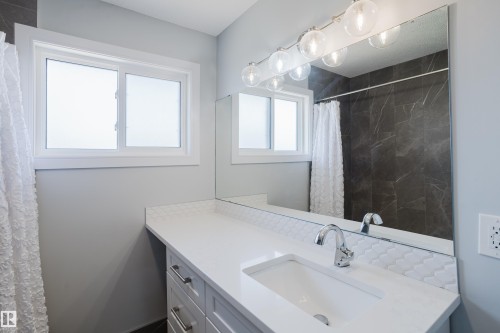 9330 162 Street Nw, Edmonton, AB 
