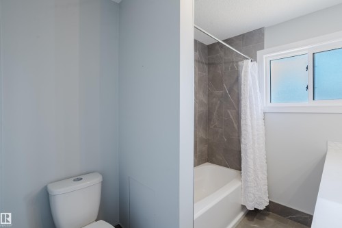 9330 162 Street Nw, Edmonton, AB 