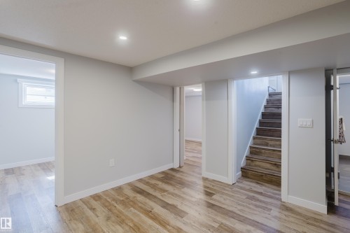 9330 162 Street Nw, Edmonton, AB 