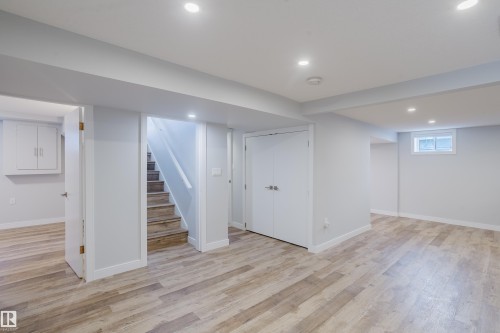 9330 162 Street Nw, Edmonton, AB 