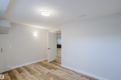 9330 162 Street Nw, Edmonton, AB 