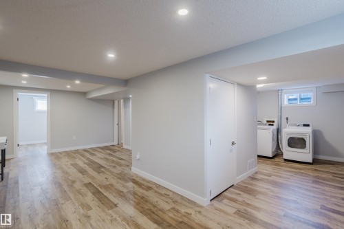 9330 162 Street Nw, Edmonton, AB 