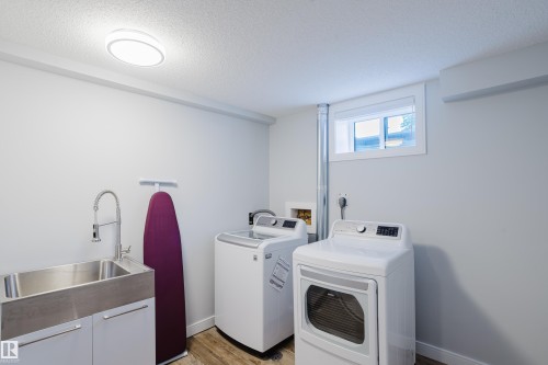 9330 162 Street Nw, Edmonton, AB 
