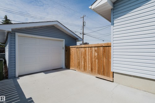 9330 162 Street Nw, Edmonton, AB 