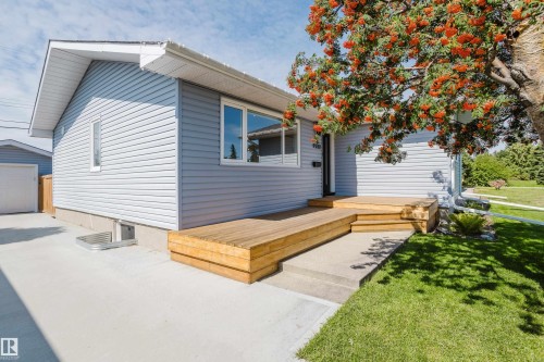 9330 162 Street Nw, Edmonton, AB 
