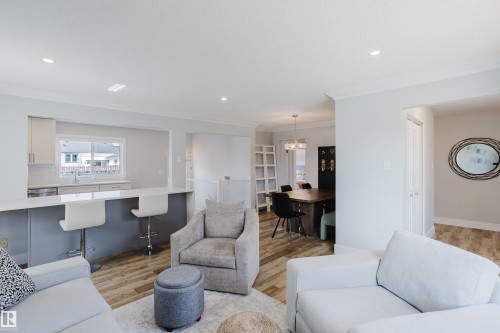 9330 162 Street Nw, Edmonton, AB 