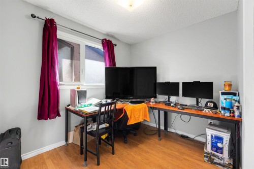 3908 41 Avenue Nw, Edmonton, AB 