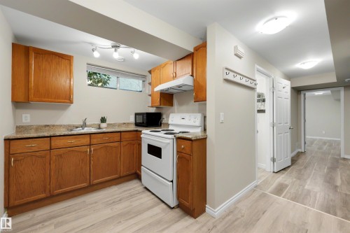 3908 41 Avenue Nw, Edmonton, AB 