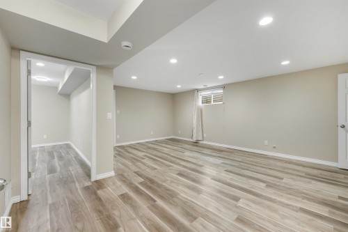 3908 41 Avenue Nw, Edmonton, AB 