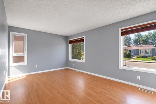 3908 41 Avenue Nw, Edmonton, AB 