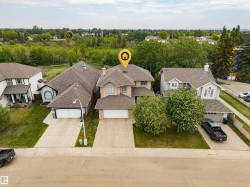 57 Homestead Crescent NW  Edmonton, AB T5A 2Y1