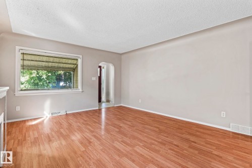 11811 70 Street Nw, Edmonton, AB 