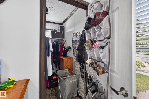 Recessed lighting within the closet - 4204 47 Street, Wetaskiwin, AB - Indoor