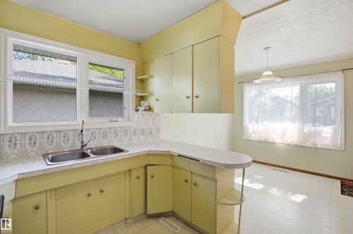 10138 74 Street Nw, Edmonton, AB 