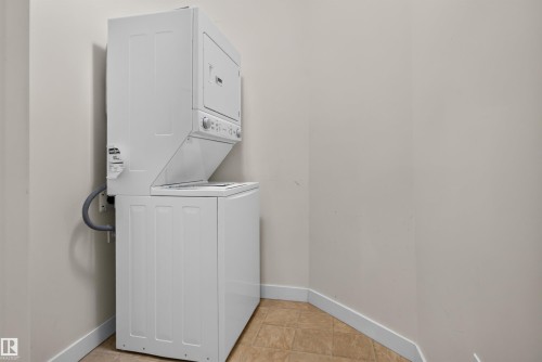 #212 2035 Grantham Ct Nw, Edmonton, AB - Indoor Photo Showing Laundry Room