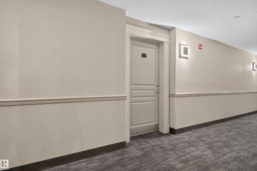 #212 2035 Grantham Ct Nw, Edmonton, AB - Indoor Photo Showing Other Room