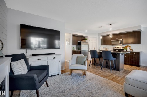 1325 Cunningham Drive Sw, Edmonton, AB 