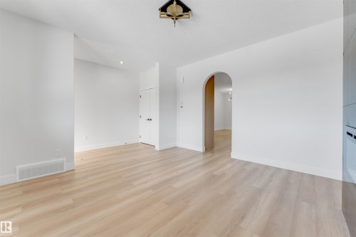 22932 80 Av Nw, Edmonton, AB 