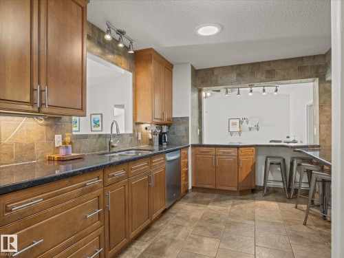6804 94A Avenue Nw, Edmonton, AB 