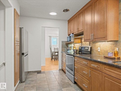 6804 94A Avenue Nw, Edmonton, AB 
