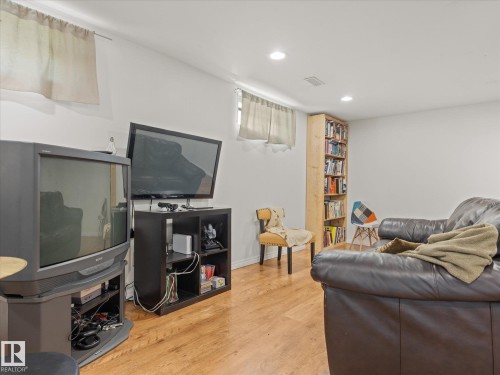 6804 94A Avenue Nw, Edmonton, AB 