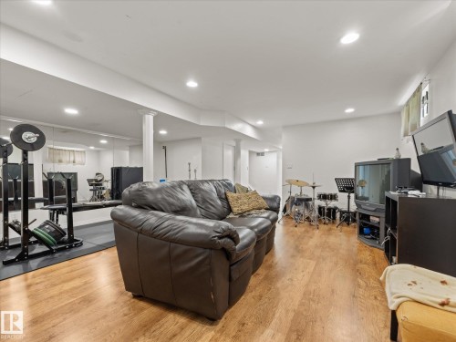 6804 94A Avenue Nw, Edmonton, AB 