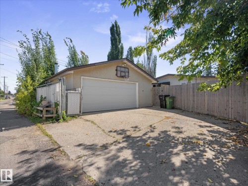 6804 94A Avenue Nw, Edmonton, AB 