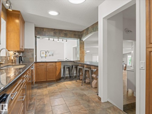 6804 94A Avenue Nw, Edmonton, AB 