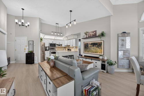 #405 5204 25 Av Nw, Edmonton, AB 