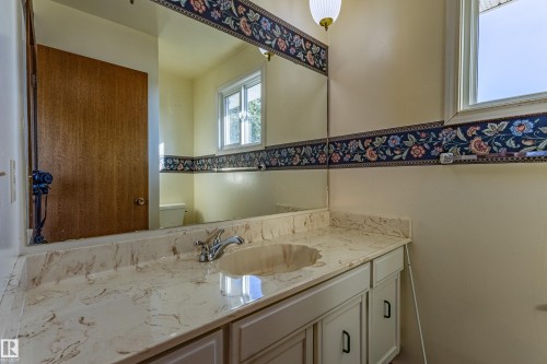 8743 179 Street Nw, Edmonton, AB 