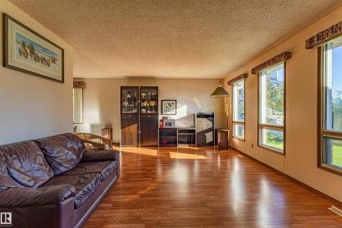 8743 179 Street Nw, Edmonton, AB 