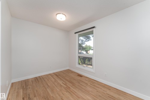 10415 39A Avenue Nw, Edmonton, AB 