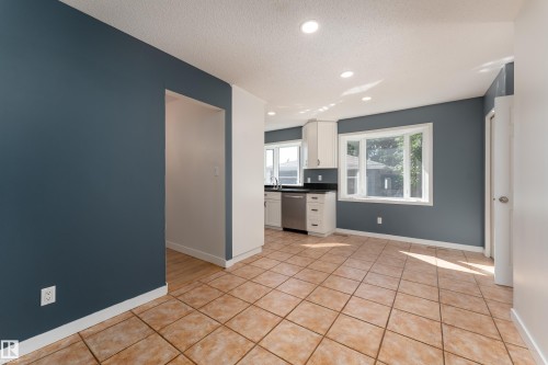 10415 39A Avenue Nw, Edmonton, AB 