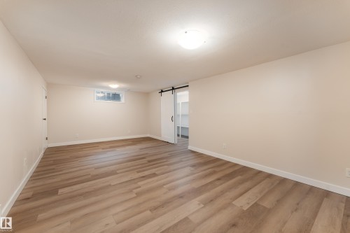 10415 39A Avenue Nw, Edmonton, AB 