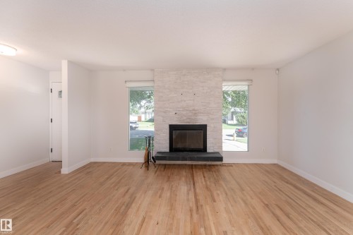 10415 39A Avenue Nw, Edmonton, AB 