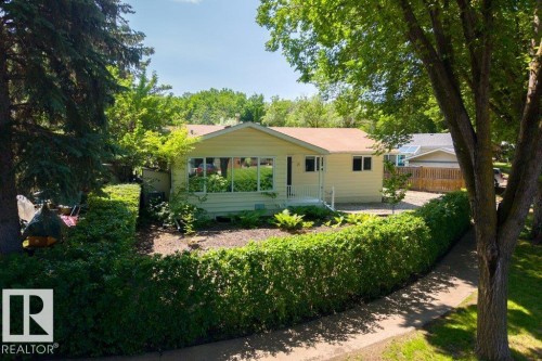 21 Flint Crescent, St. Albert, AB 