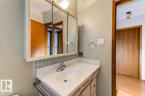 5811 92 Avenue Nw, Edmonton, AB 