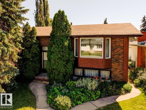 5811 92 Avenue Nw, Edmonton, AB 