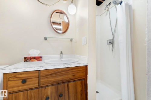17 Latimer Place, St. Albert, AB - Indoor Photo Showing Bathroom