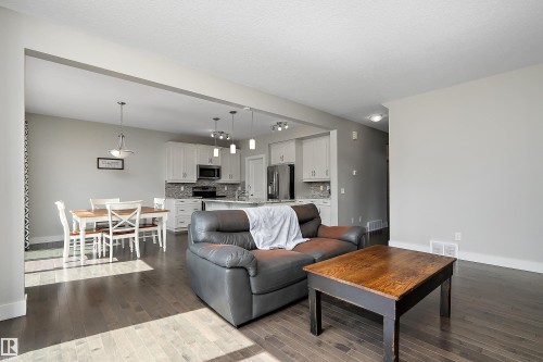 403 Simpkins Wynd, Leduc, AB 
