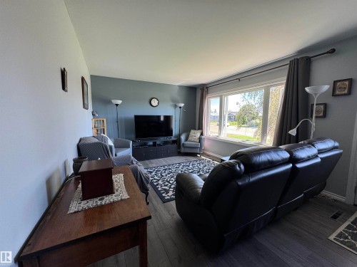 5814 50 Street, Vegreville, AB 