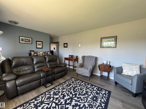 5814 50 Street, Vegreville, AB 