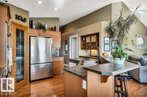715 Hooke Place Nw, Edmonton, AB 