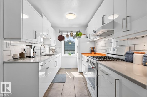 8523 84 Avenue Nw, Edmonton, AB 