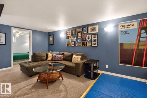 8523 84 Avenue Nw, Edmonton, AB 