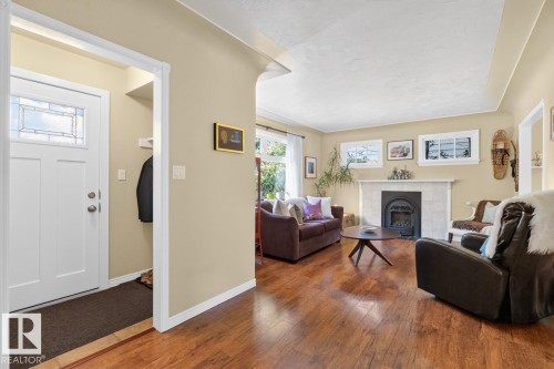 8523 84 Avenue Nw, Edmonton, AB 