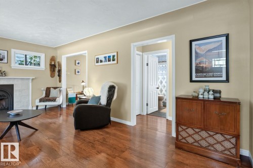 8523 84 Avenue Nw, Edmonton, AB 