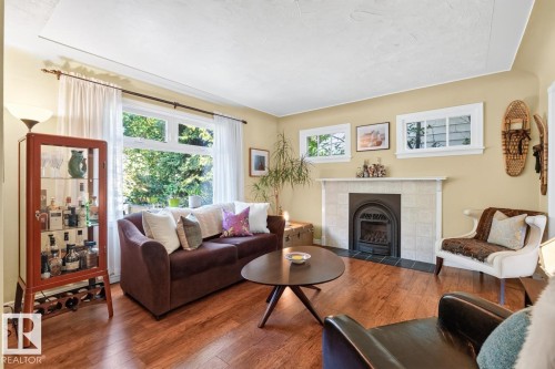 8523 84 Avenue Nw, Edmonton, AB 