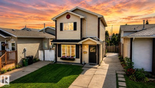 8313 156 Avenue Nw, Edmonton, AB 